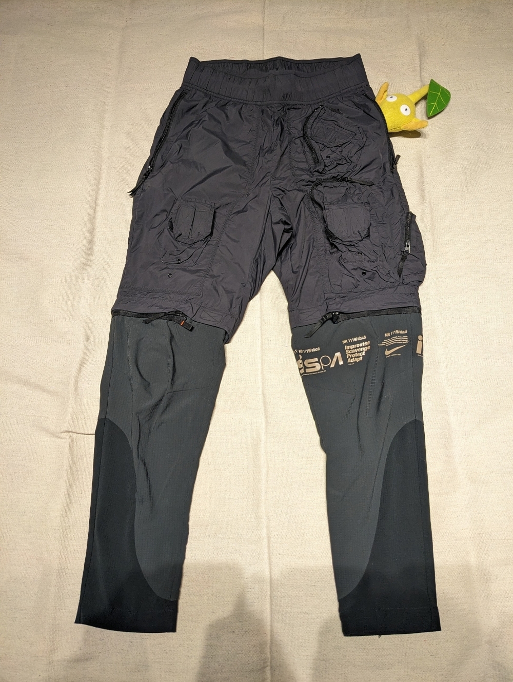 Nike Ispa men's S convertible cargo utility pants mens S